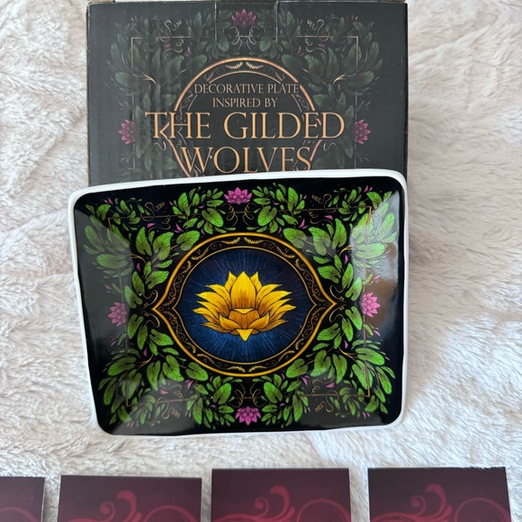 Gilded Wolves Trinket Dish & Bookmarks - Picture 5 of 5